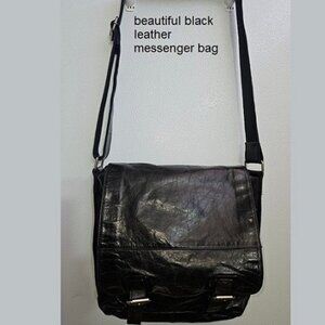 Fossil Brand Unisex Black Rugged Distressed Leather Commuter Laptop Messenger Ba